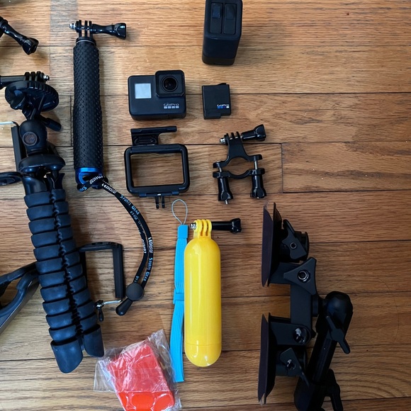 GoPro HERO7 Action Camera - Picture 8 of 11